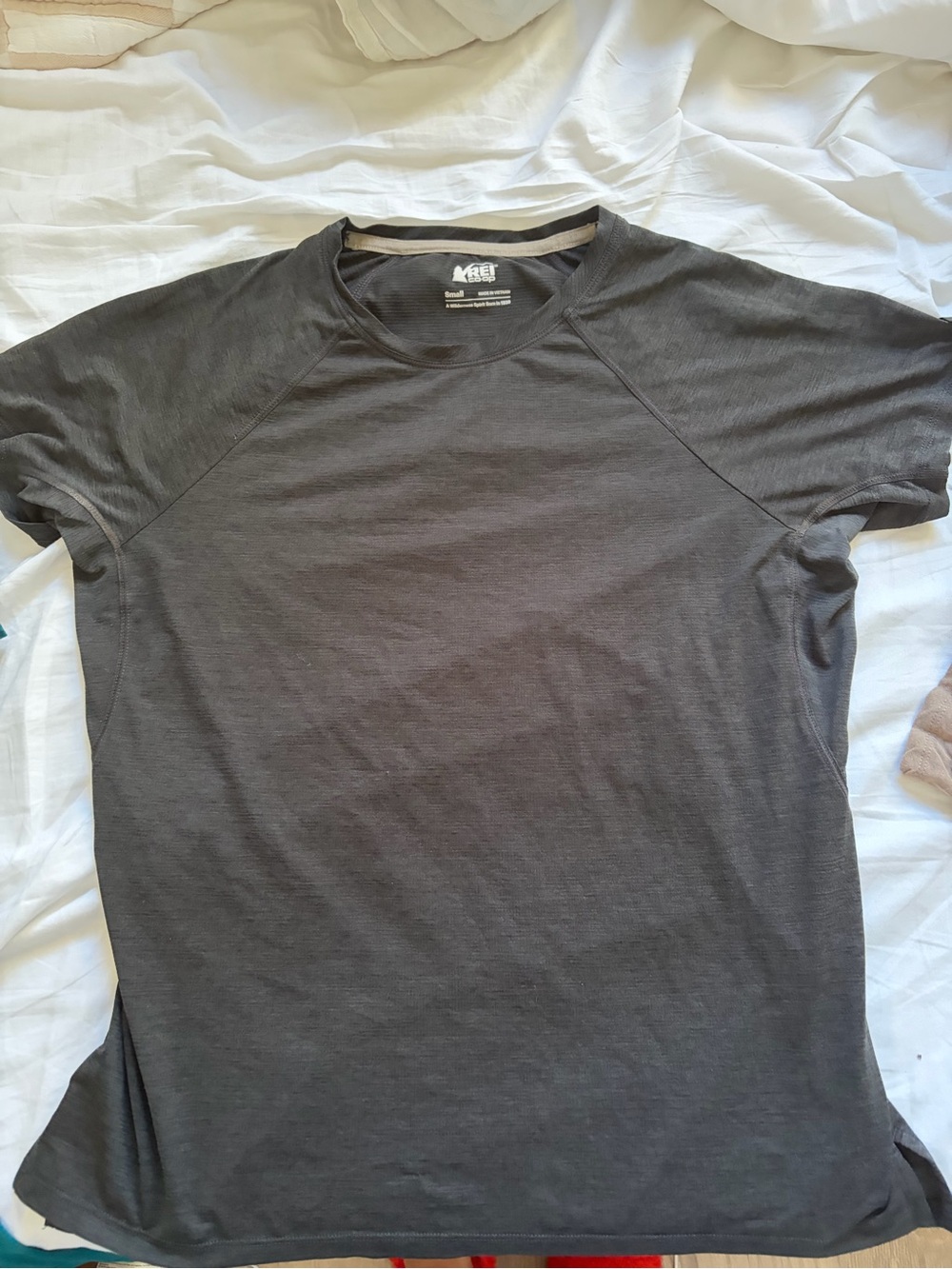 REI women’s Short Sleeve Crew Neck T-Shirt — Charcoal